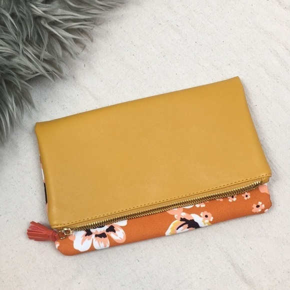 Rachel Pally Vegan Leather reversible clutch - Picture 1 of 8